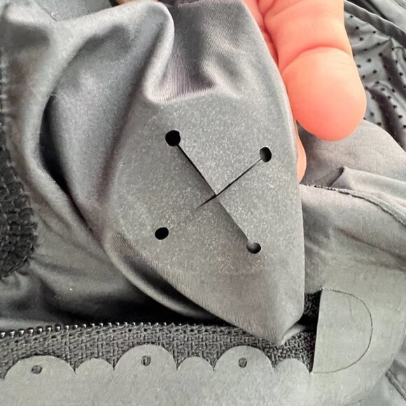 Lululemon Black Windbraker Jacket Size 6 / 05 - Picture 8 of 8